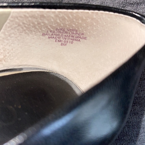 Nine and Co Black Patent Leather Classic Pumps Size 8 - Picture 7 of 7